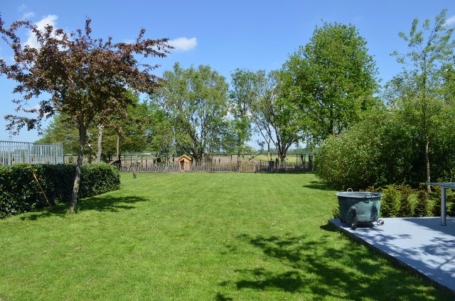 Unieke villa-landhuis op 1740m² landelijk gelegen te Eeklo 