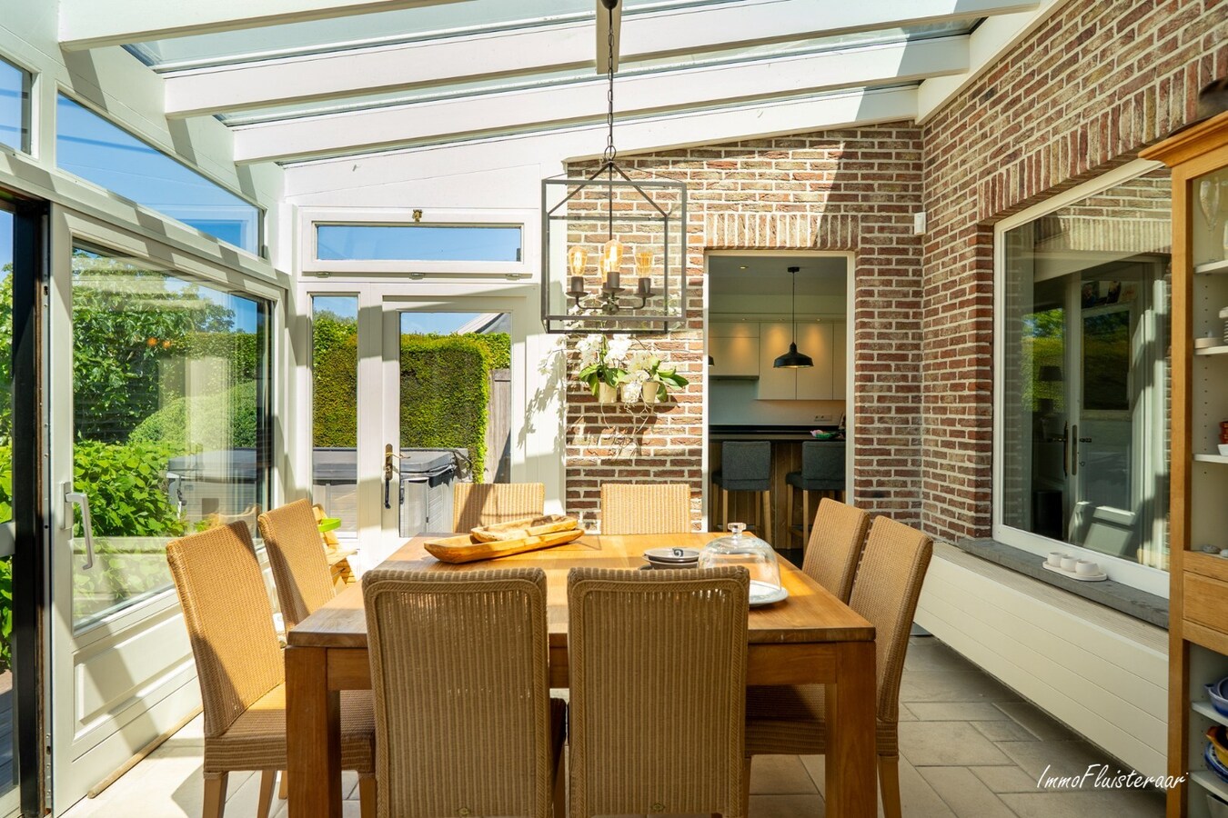 Prachtige villa met zwembad en luxueus poolhouse met optioneel bij te kopen weiland van ca. 21.856 m2 te Hove 