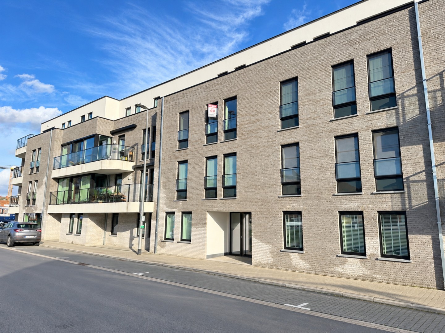 Prachtig appartement (89 m²) met 2 slpk, groot terras (en garage), Torhout 