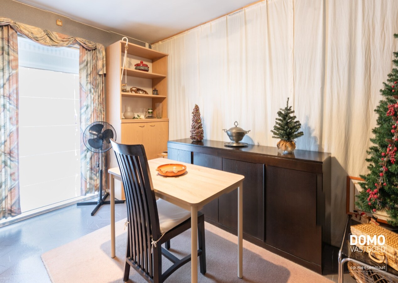 DEELS GERENOVEERDE WONING MET 3 SLAAPKAMERS, GARAGE EN RUIME TUIN TE KOOP IN KERMT 