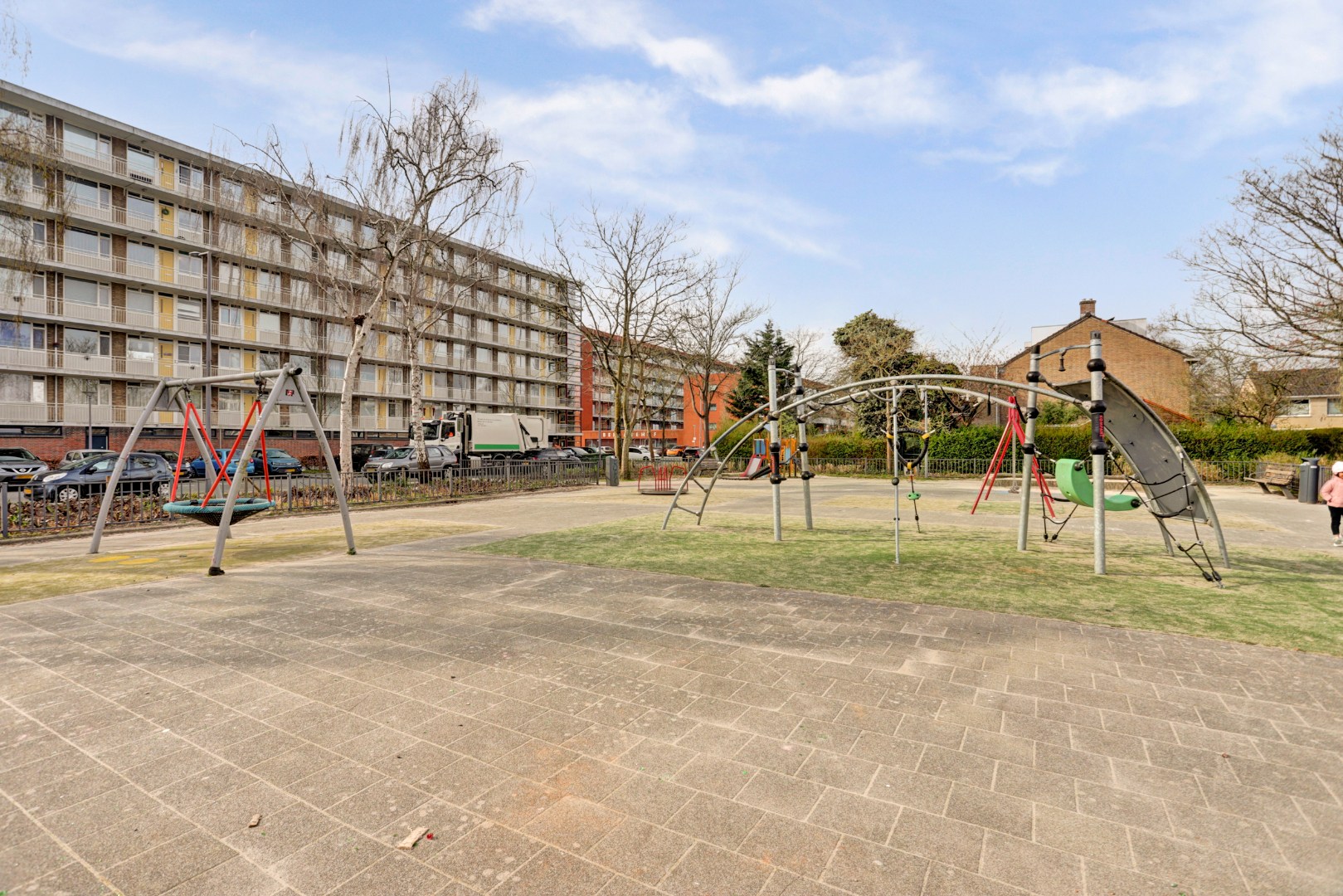 Op zoek naar een ruime 5-kamer woning op eigen grond waar u, uw wensen nog kunt uitvoeren ? 