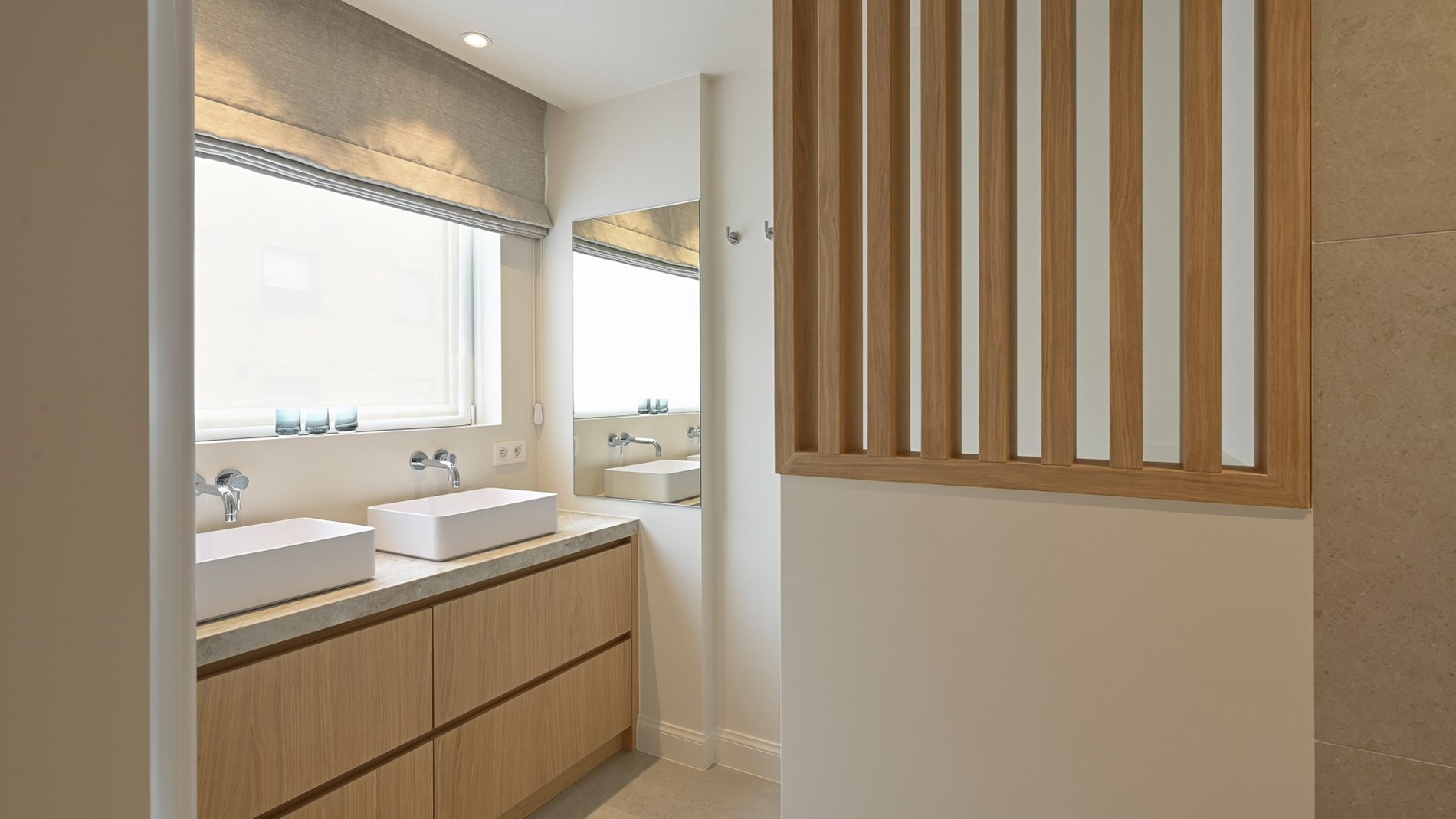 Magnifique appartement d'angle avec 3 chambres à coucher situé idéalement au milieu de l'avenue Lippens à Knokke. 