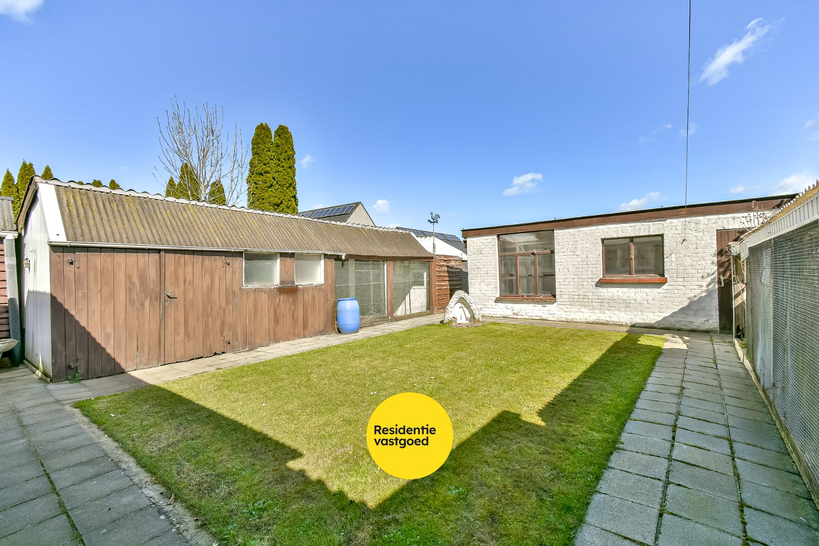 Te renoveren halfopen bebouwing met tuin en groot potentieel 