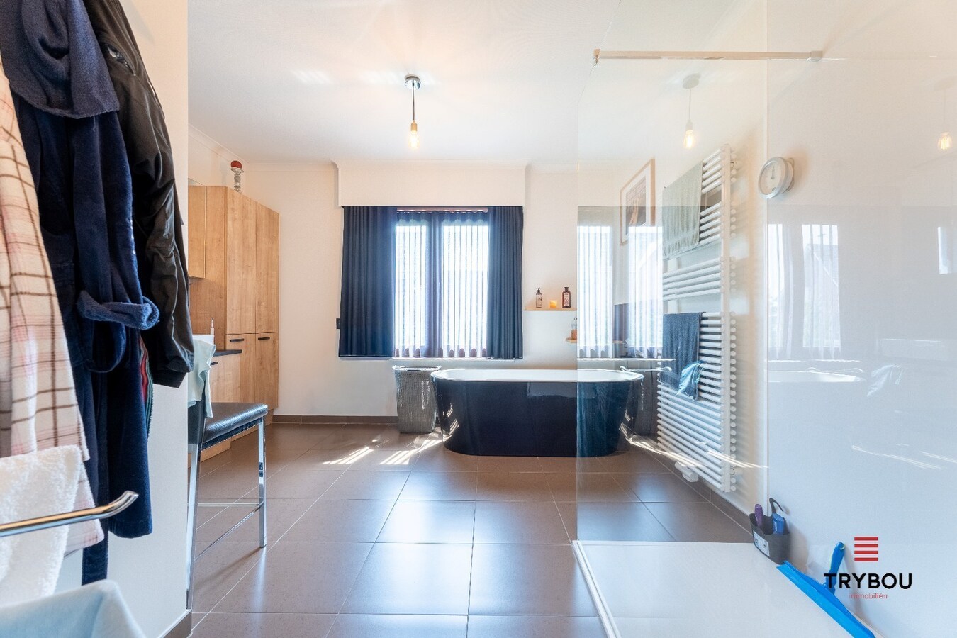 Gerenoveerde landelijke woning op een perceel van 1396m² met prachtige verzichten! 