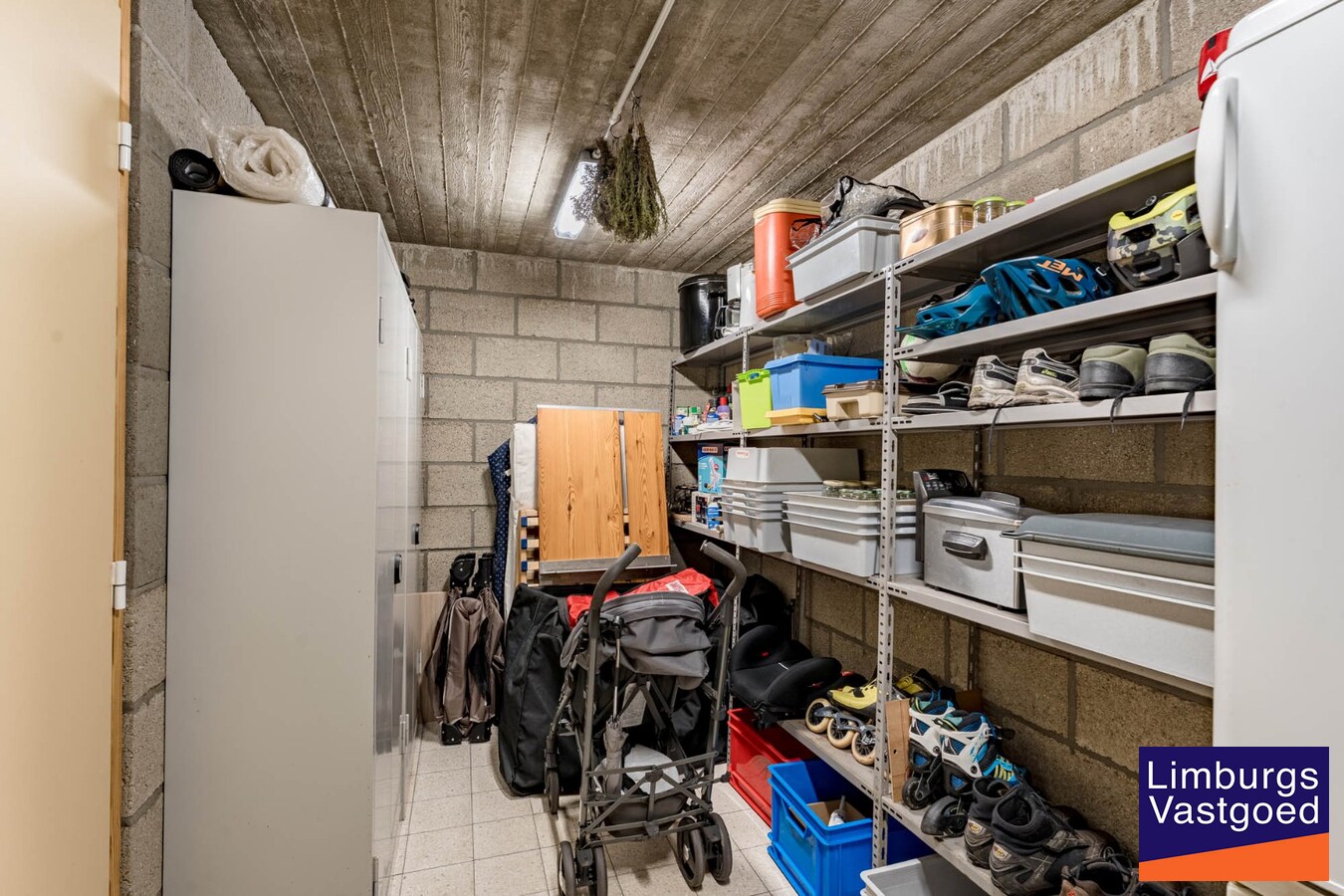 Gezinswoning met zuidgerichte tuin en garage, 5a 85ca 
