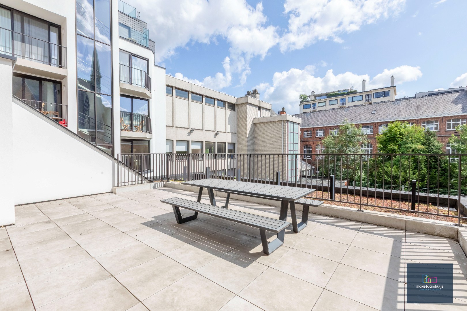 2 slaapkamerapp. met terras &amp; staanplaats aan het Muinkpark 