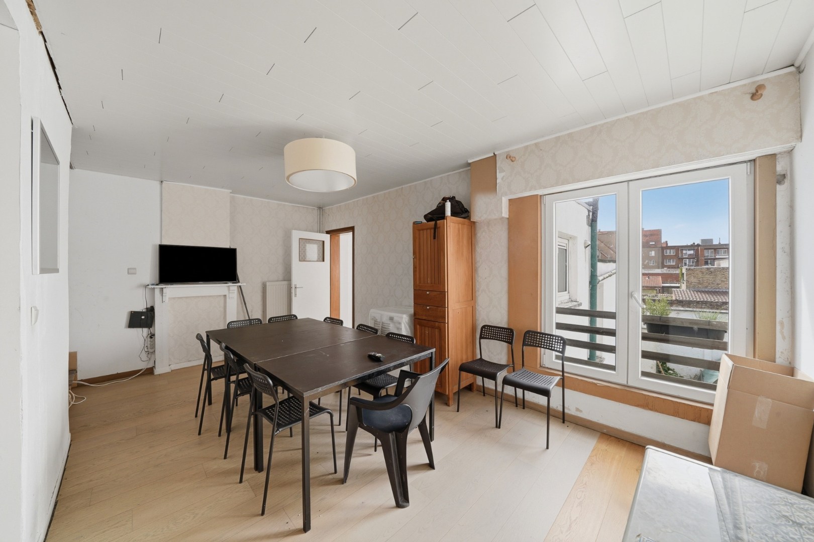 Ruime woning met veel mogelijkheden te Oostende 