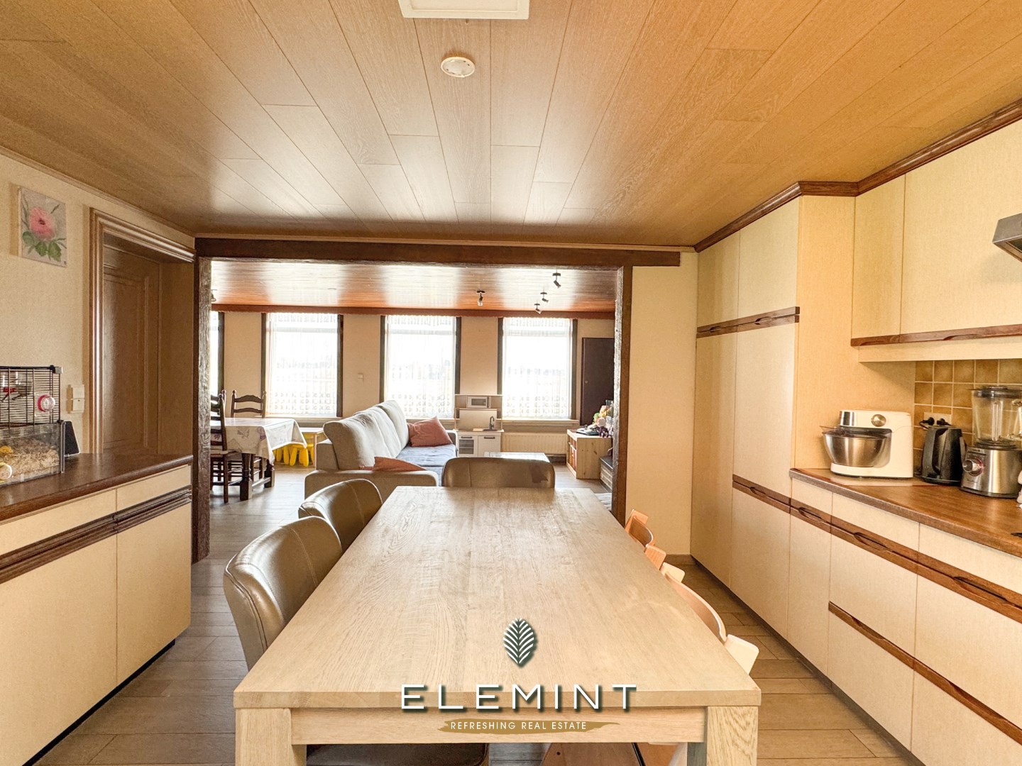 Landelijk gelegen woning met garage op 946m² 