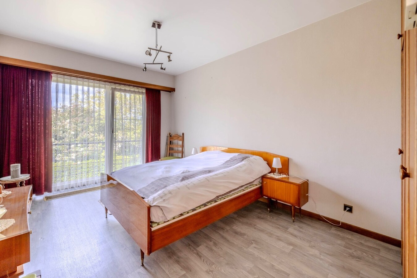 Ruime, landelijk gelegen woning op 65 are 