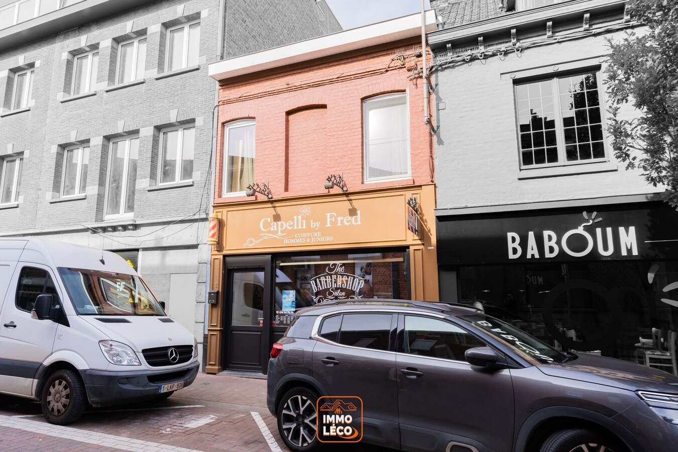 Maison de commerce avec habitation 4 chambres, plein centre-ville ! 