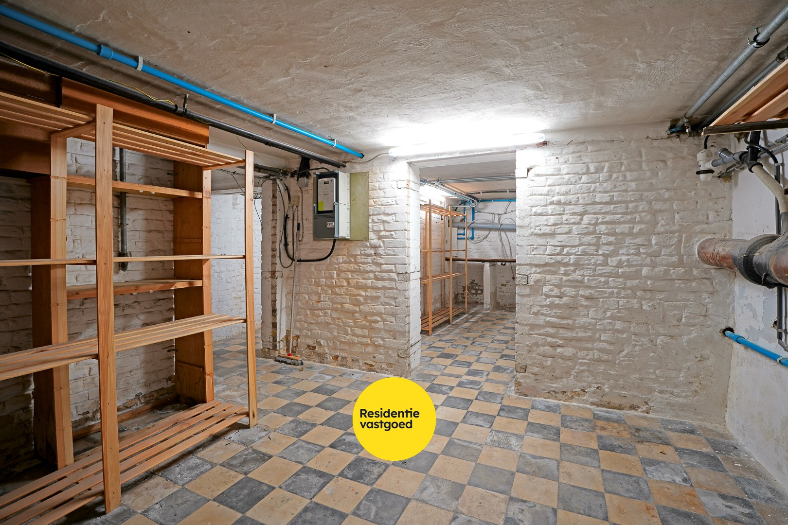 Gerenoveerde herenhuis (2025) in winkelstraat van Nieuwpoort-stad op 161 m². 