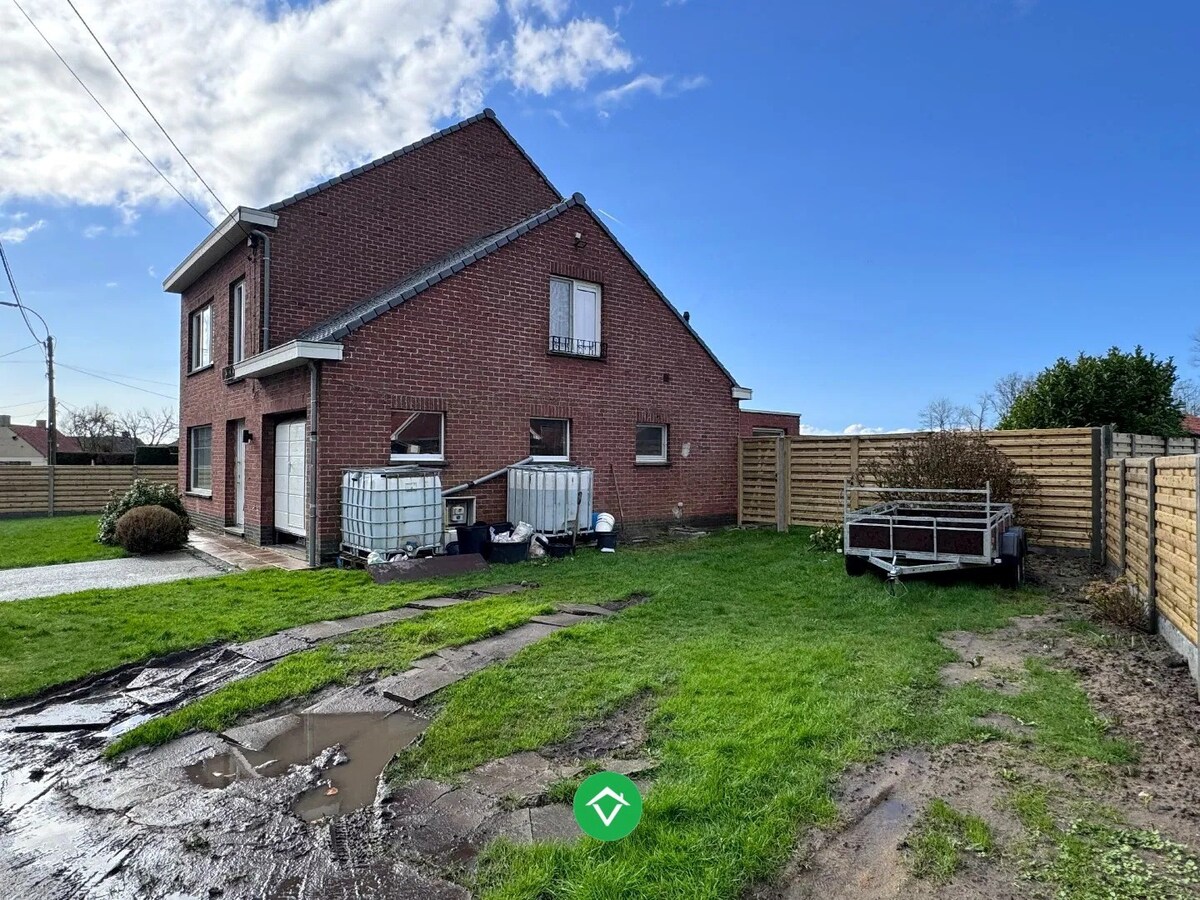 Rustig gelegen alleenstaande woning met garage te Ichtegem 