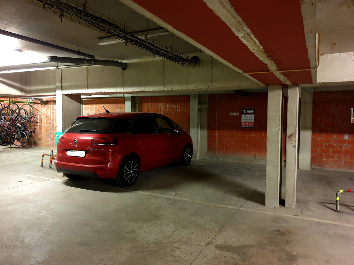 Emplacement de parking dans la résidence 'Plaza II' 