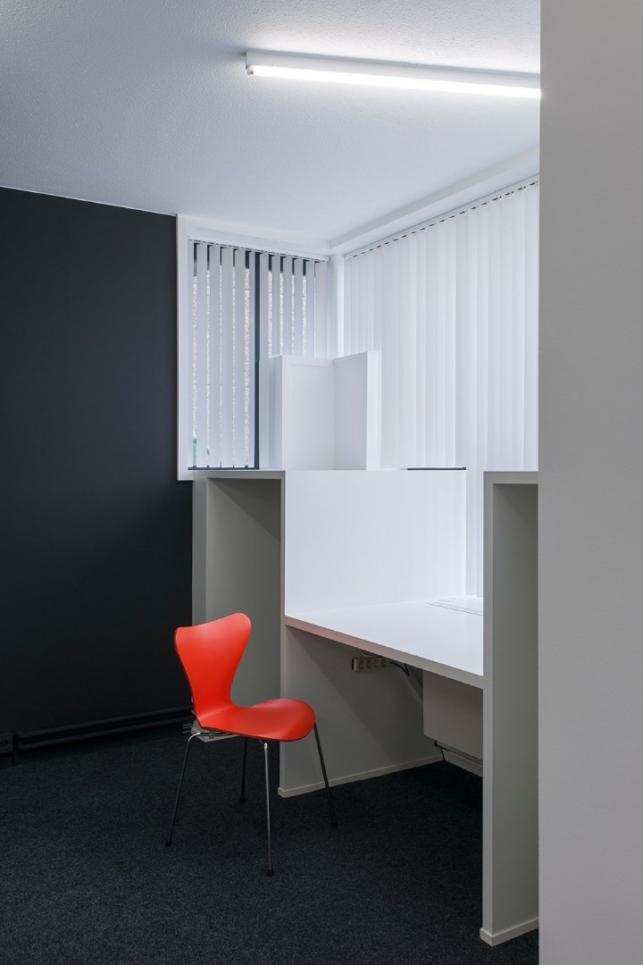 Instapklare kantoorruimte  (32 m²) met parking en alle faciliteiten inclusief, Torhout. 