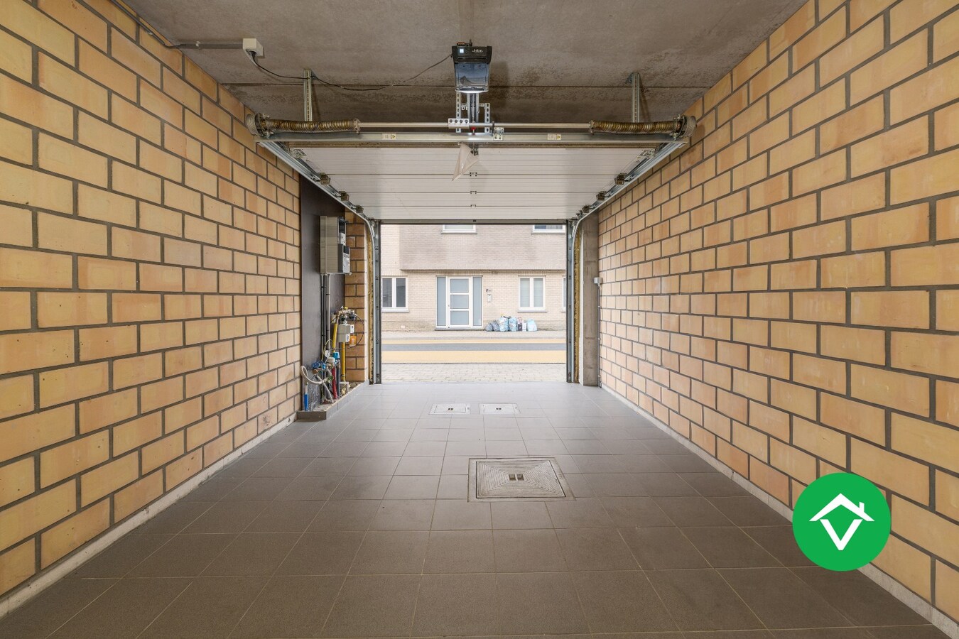 Instapklare energiezuinige woning (2018) met garage en tuin in Zevekote 