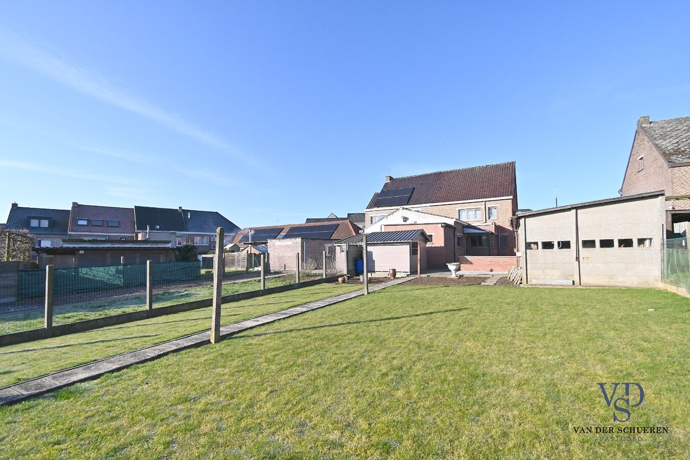 Ruime Half Open Bebouwing 