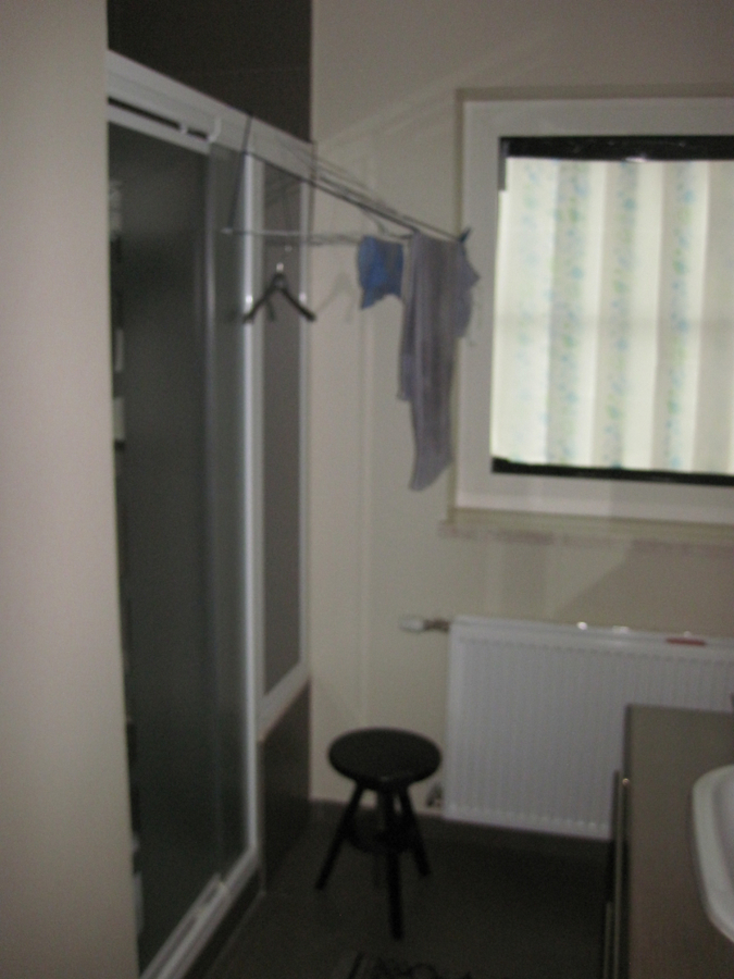 Recent dakappartement in hartje Gavere. Geen vaste kosten !  (Garage optioneel te huur) 