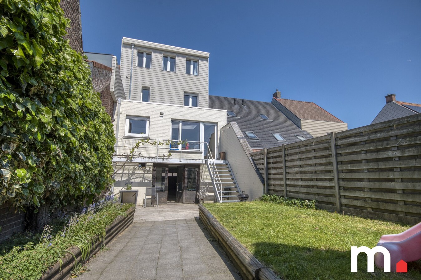 Centraal gelegen authentieke woning te koop in Heule ! 