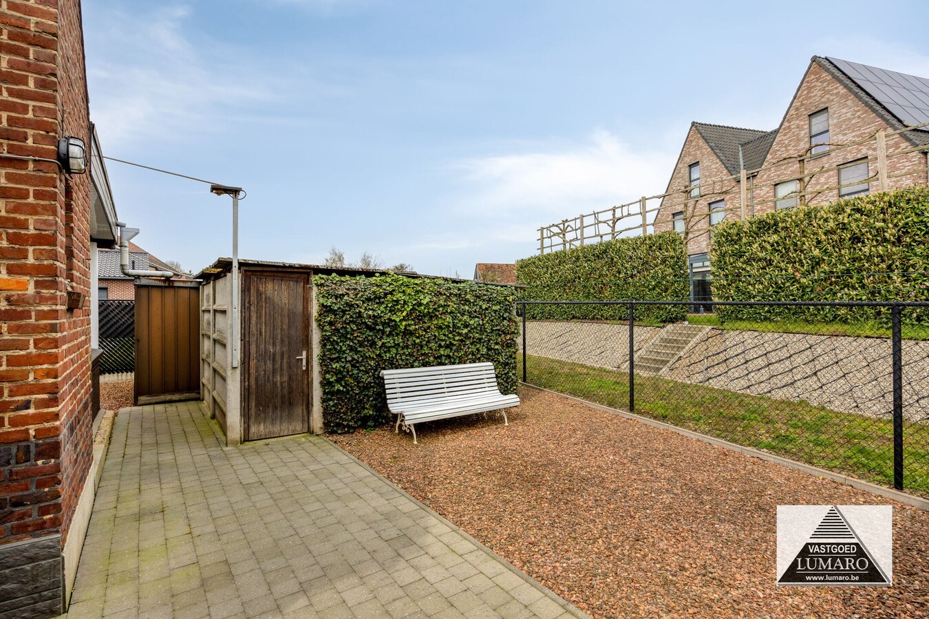 Te renoveren vrijstaande woning met 4 slaapkamers, tuin. 