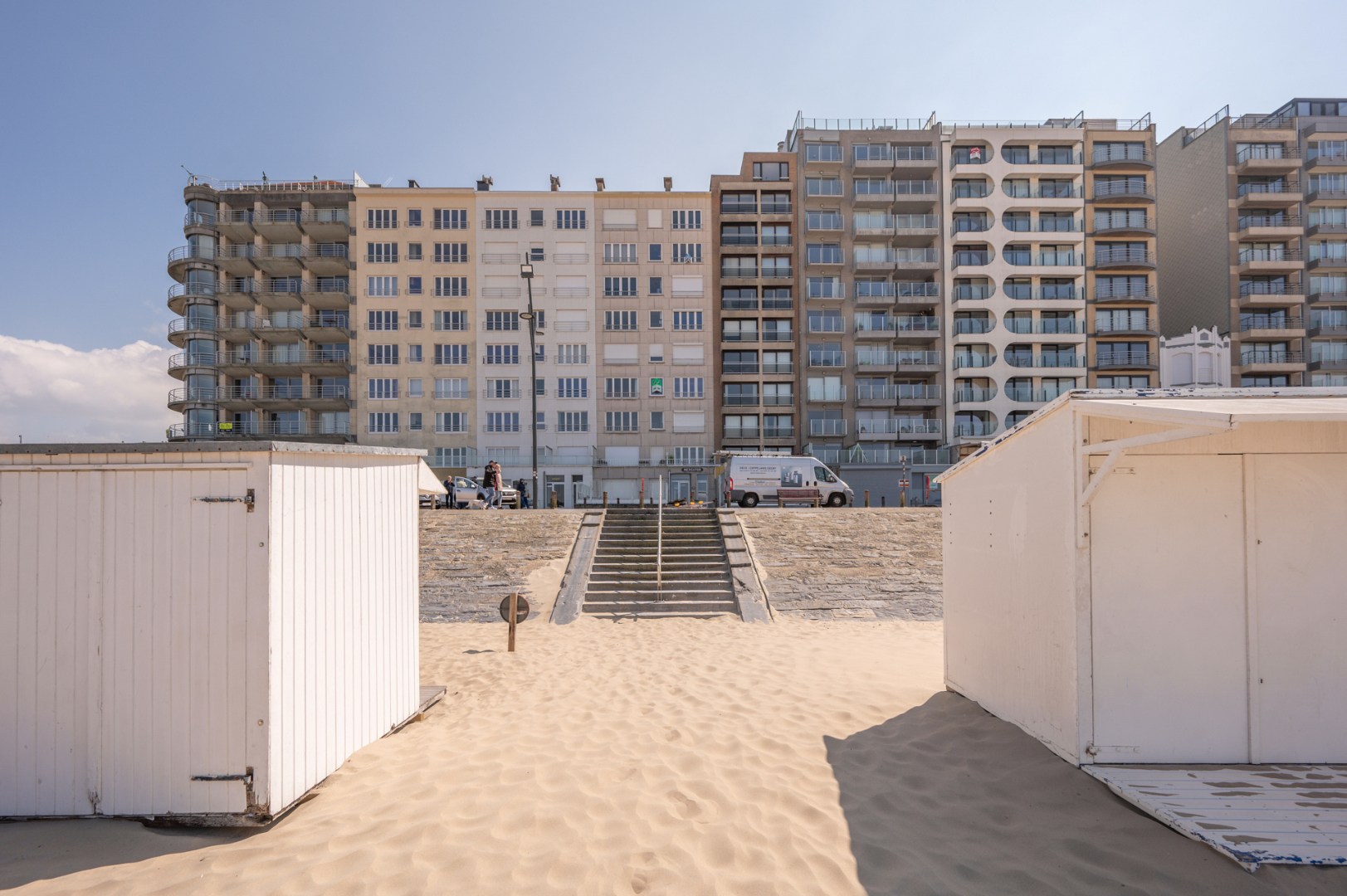 Volledig gerenoveerd appartement met FRONTAAL ZEEZICHT 