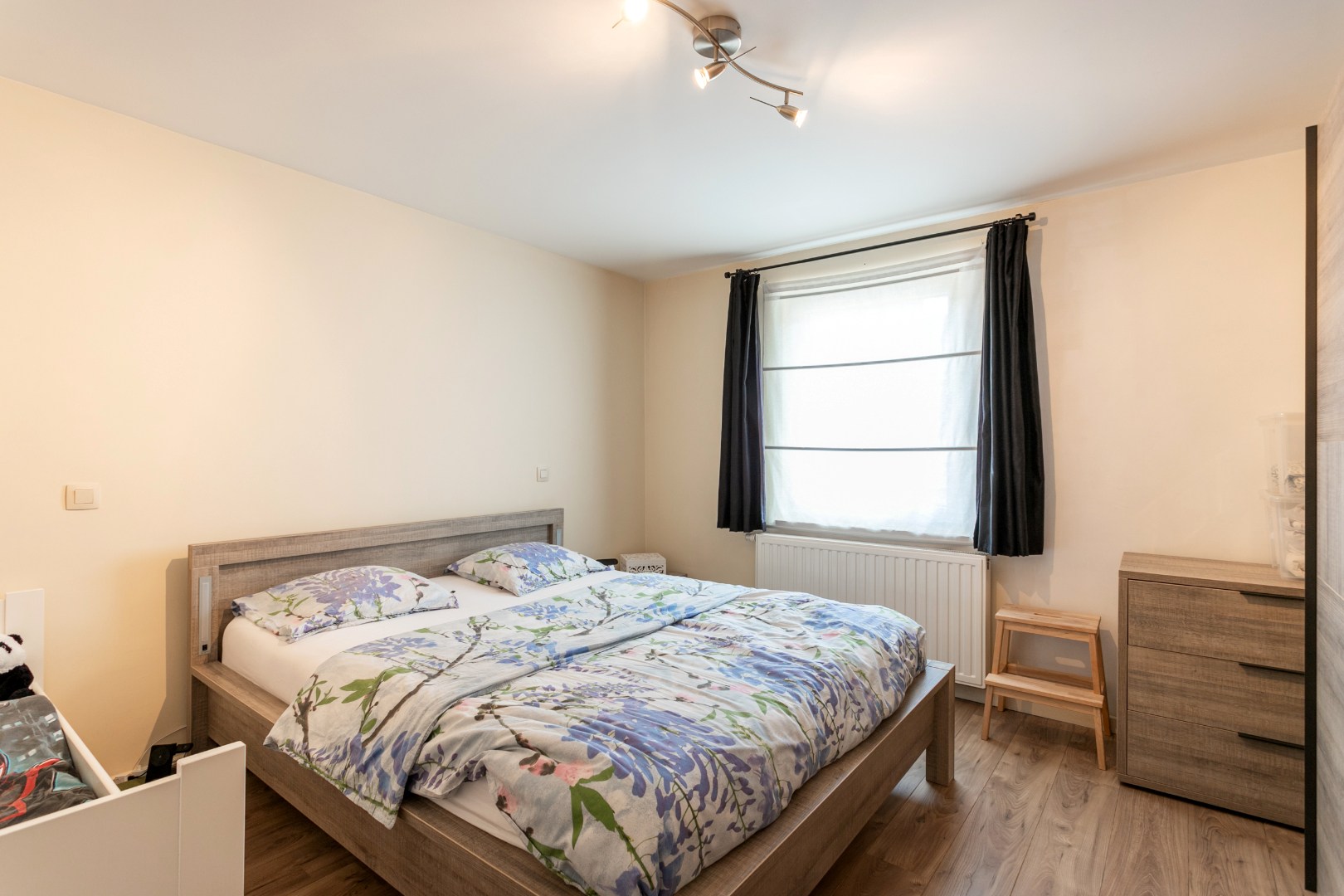 Instapklare woning met tuin te Sint-Pieters-Leeuw 