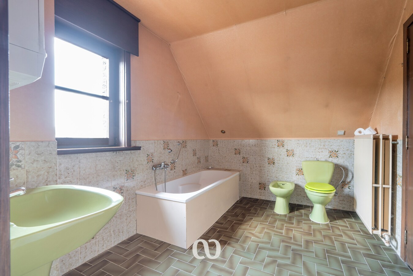 Prachtig gelegen gezinswoning met tuin en uitzicht in het centrum van Etikhove 