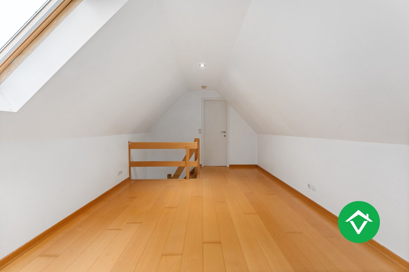 Instapklaar appartement met 3 slaapkamers en autostandplaats te Brugge 