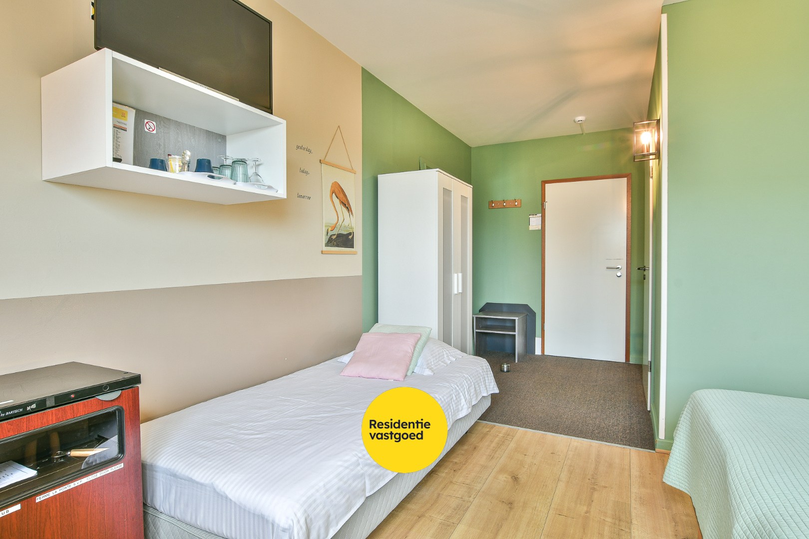 Unieke investeringskans: karaktervol hotel met 18 kamers &amp; woonmogelijkheden te koop! 