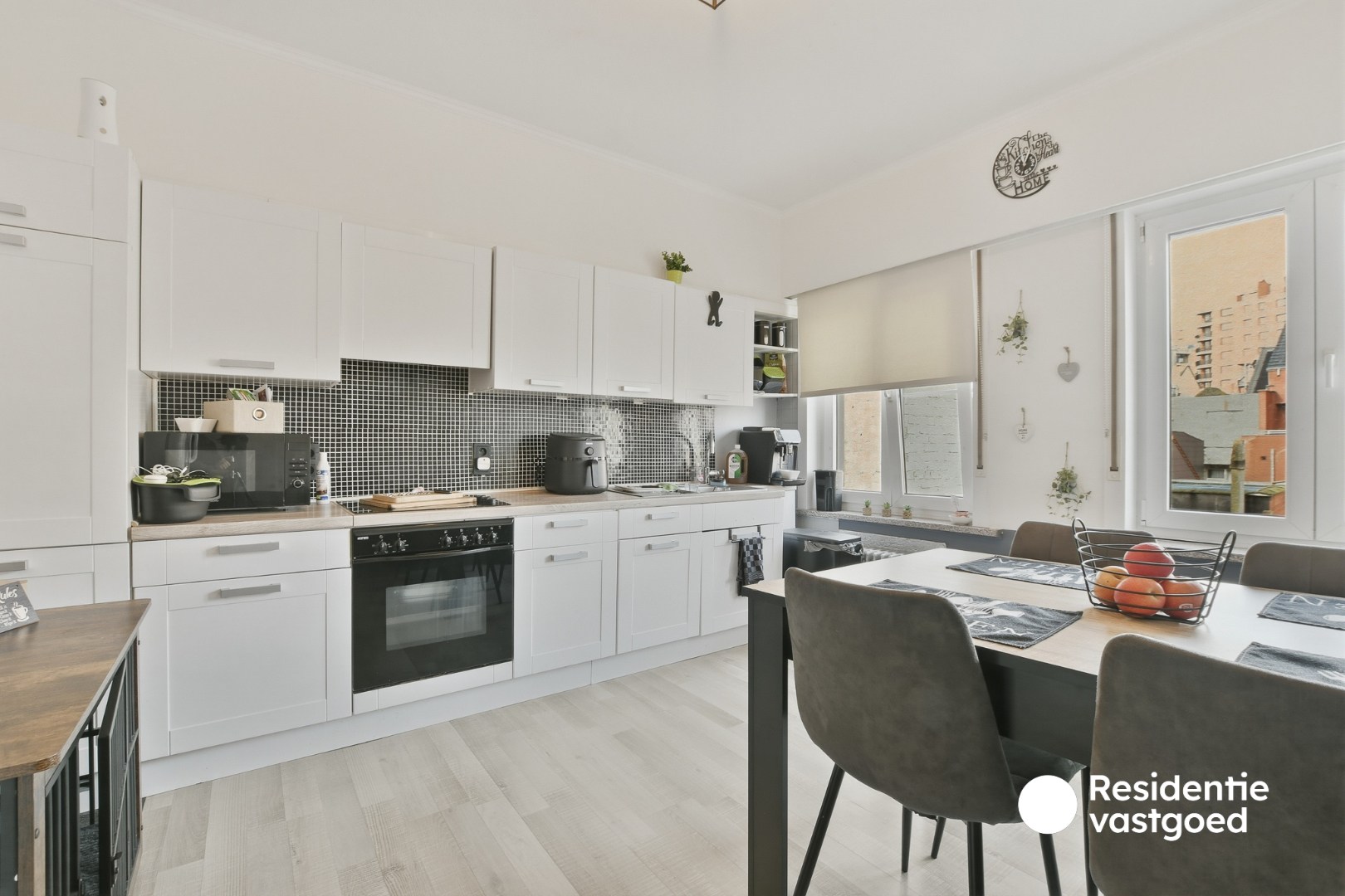 Ruim driekamerappartement op toplocatie nabij Grote Markt en strand 