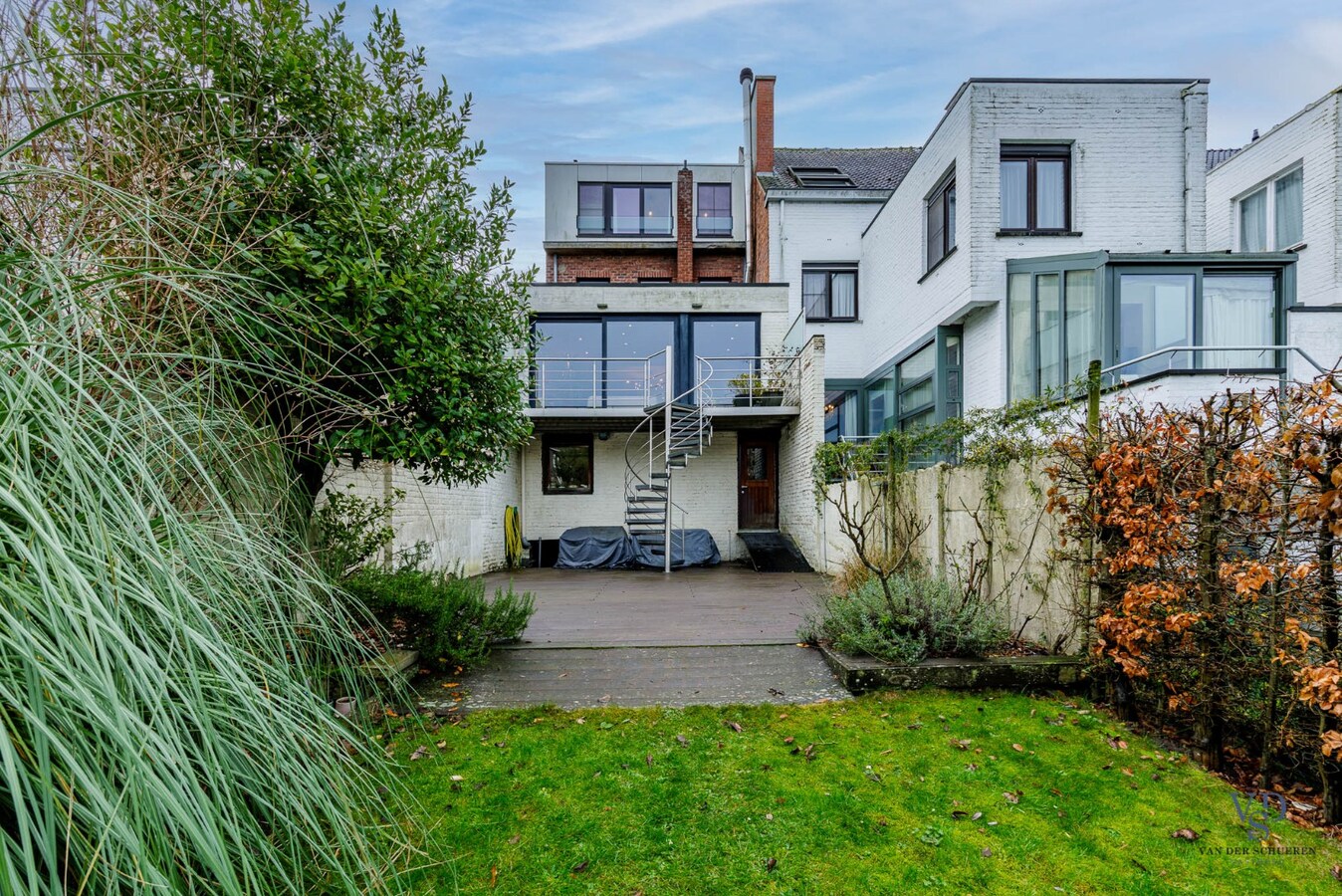 Tijdloos wonen in Gent met royale tuin 