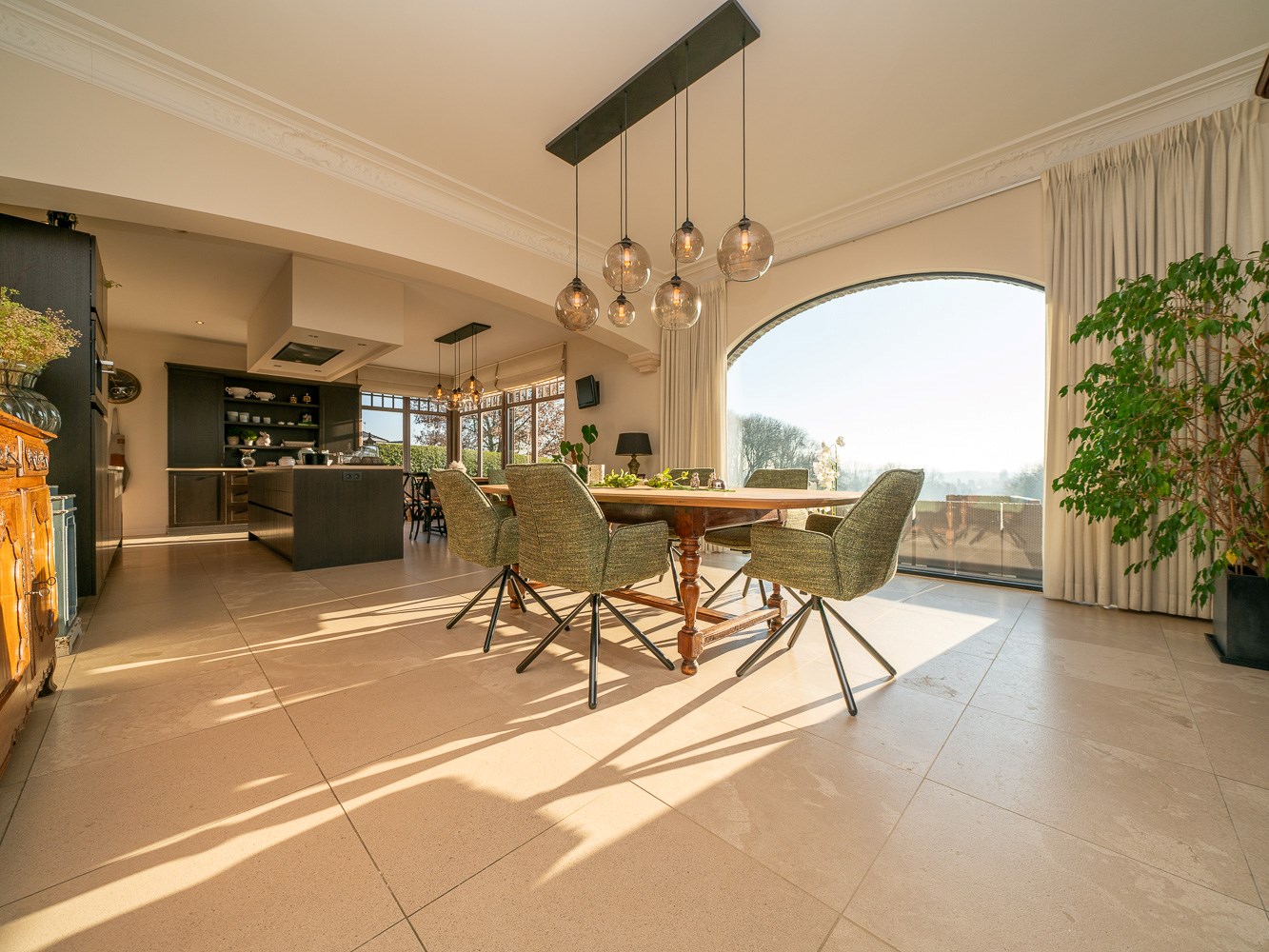 Unieke landelijke villa met zwembad en zicht op Pedevallei 