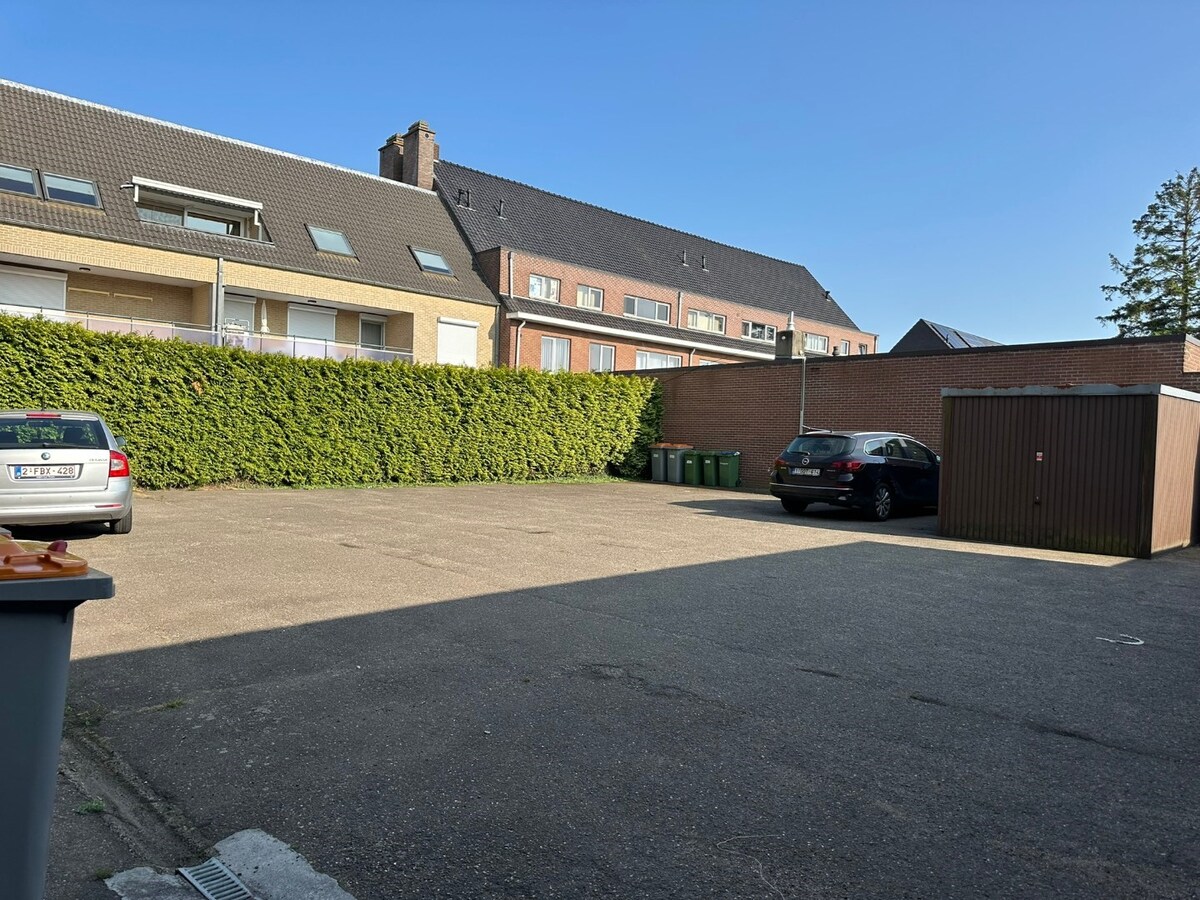 VERNIEUWD   appartement met 3 slaapkamers 