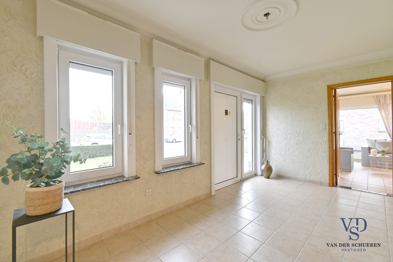 Bungalowwoning met afzonderlijke loods 