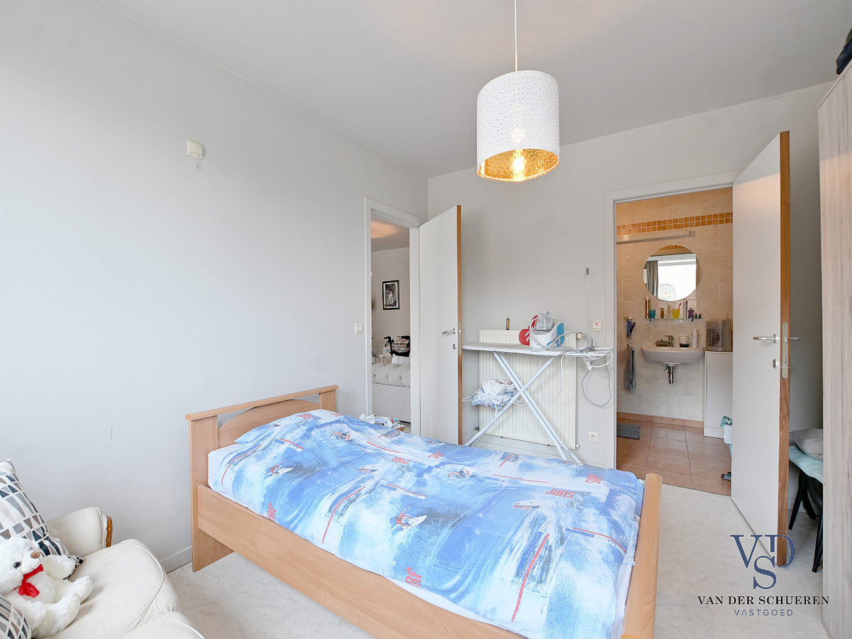 Tijdloos, ruim 1-slpk-appartement mét garagebox te centrum Gavere 