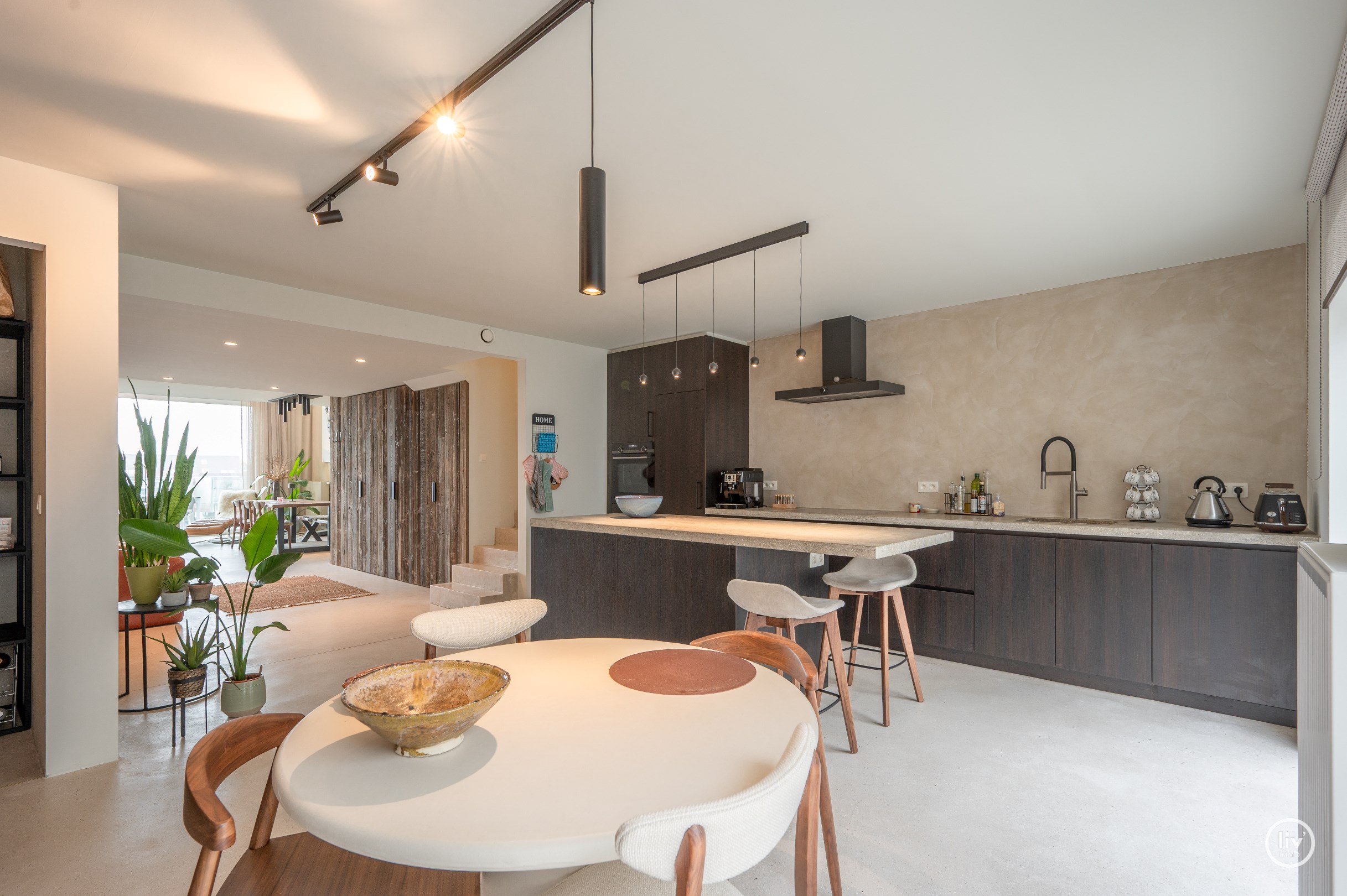 Luxueuze mezzanine van ca. 215 m² met open zichten op toplocatie in Duinbergen 