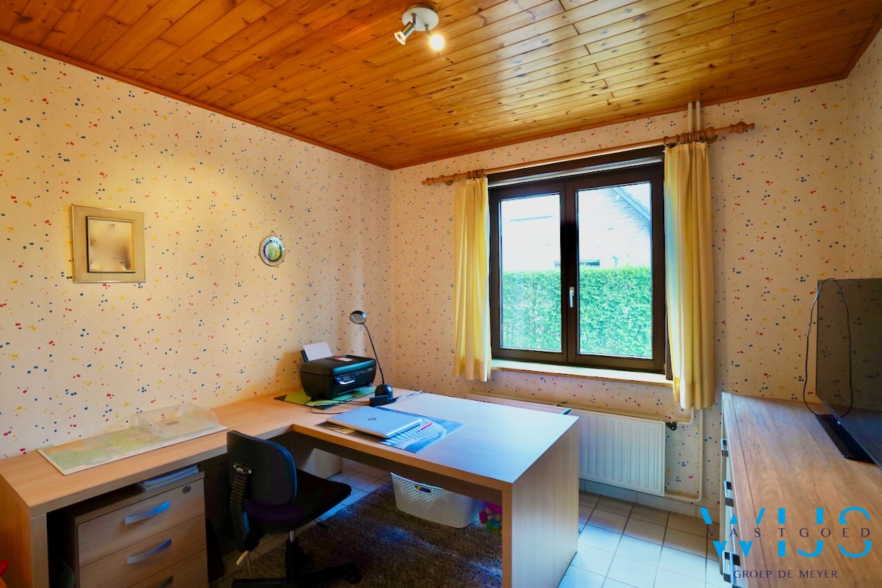 Verrassend ruim woonhuis in het landelijke Sleidinge ! 