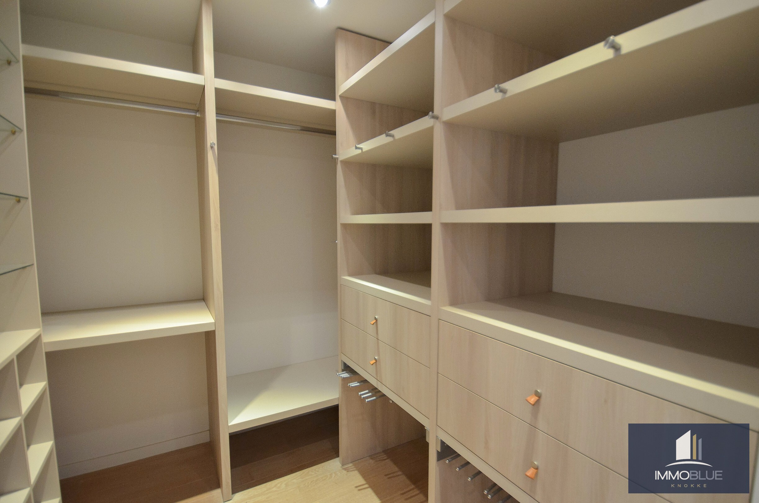 Offre exceptionnelle – Appartement particulièrement spacieux dans une résidence élégante. 