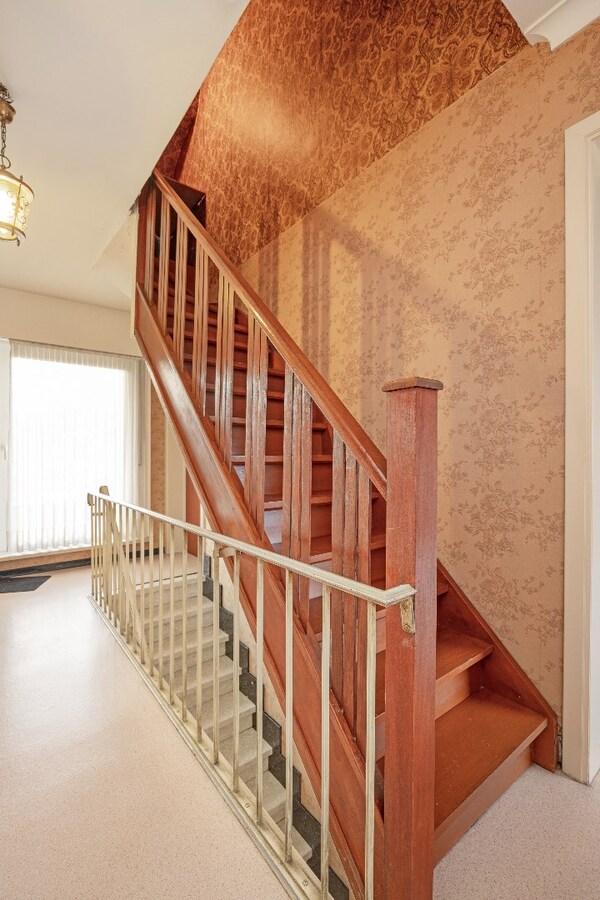 Stevige gezinswoning met 4 slpk in centrum Oudenaarde 