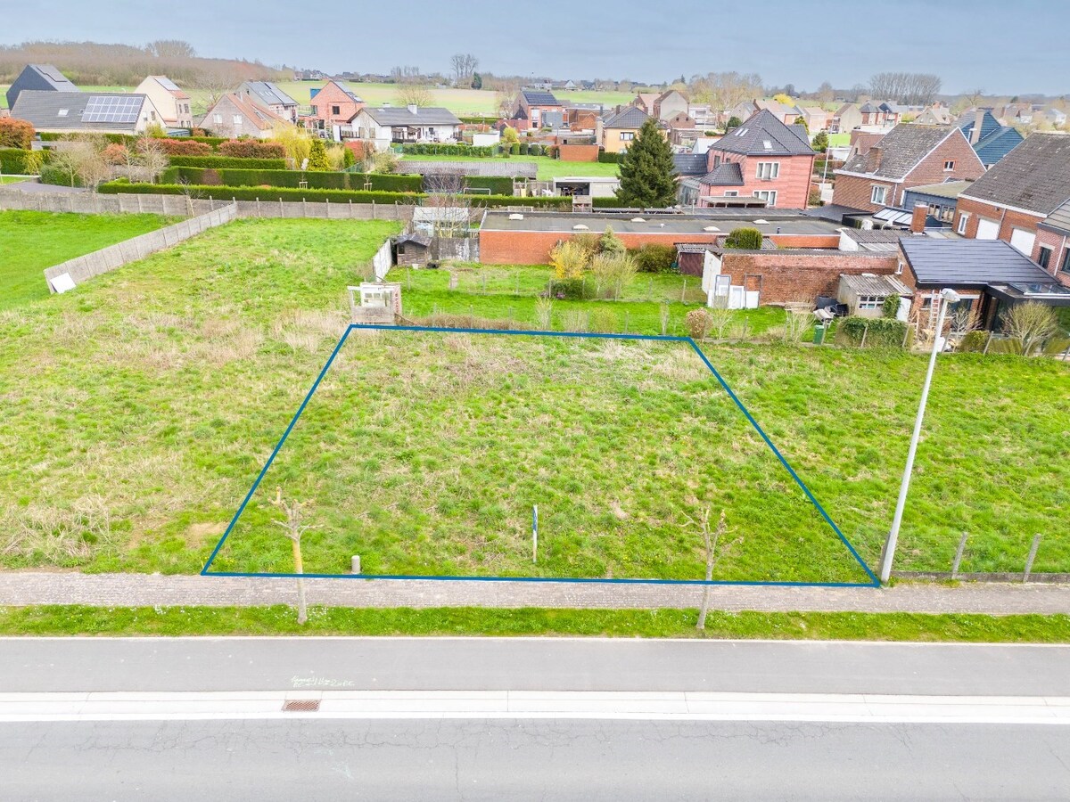 Bouwgrond (374m²) voor OB met 18m straatbreedte op uitstekende ligging 