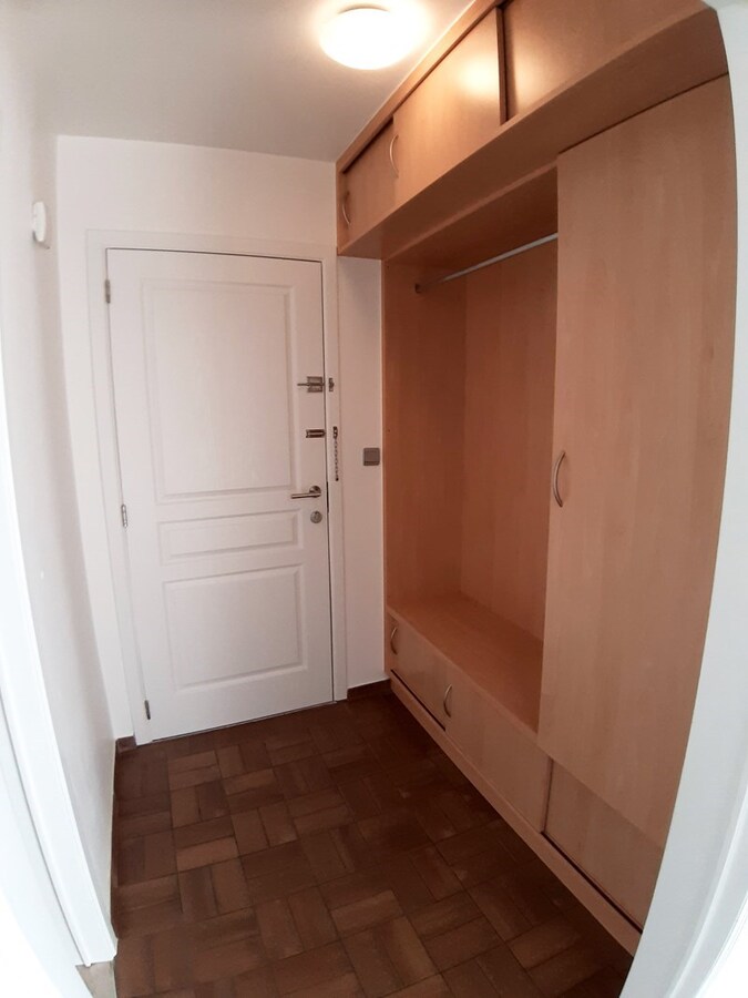 Gerenoveerd dakappartement MET GARAGE te Beverst 