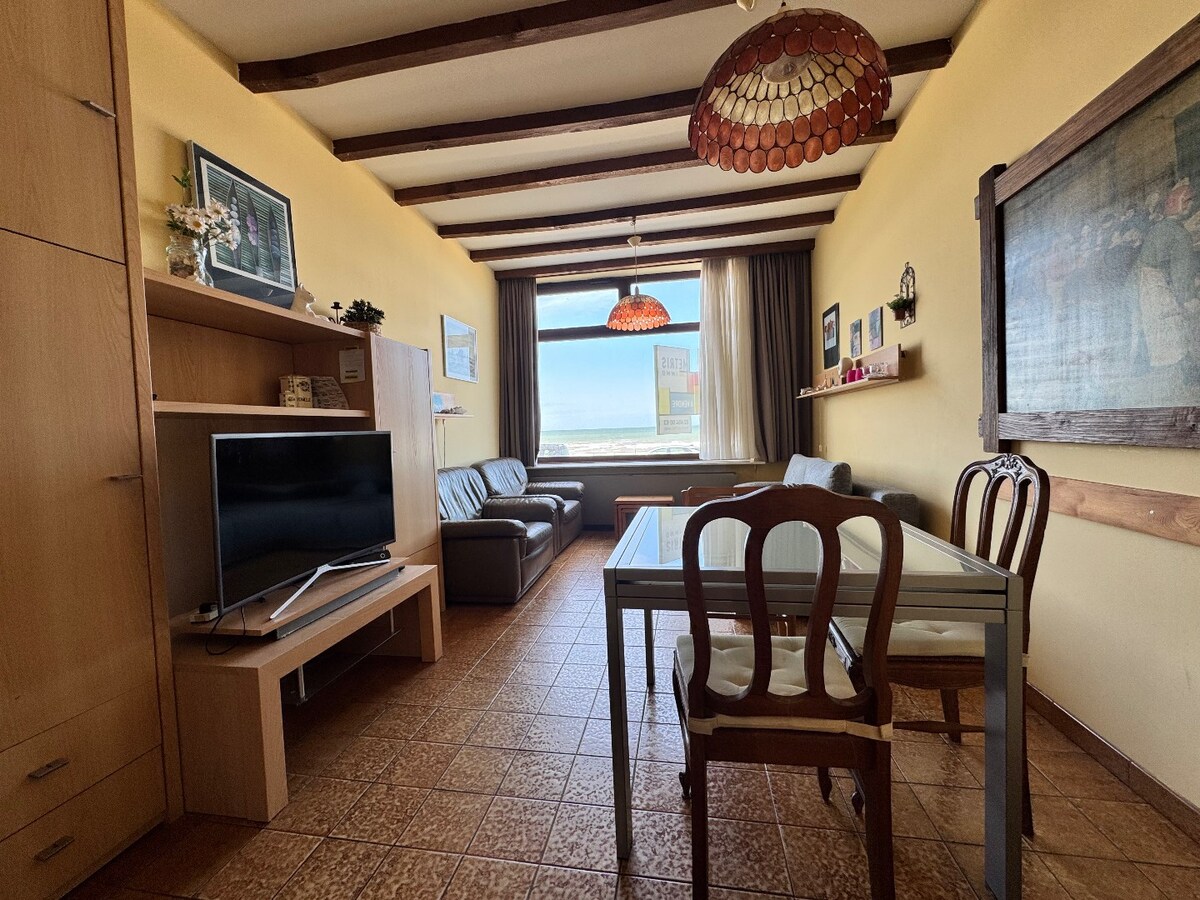 Appartement te koop met frontaal zeezicht en 2 slaapkamers te Middelkerke 