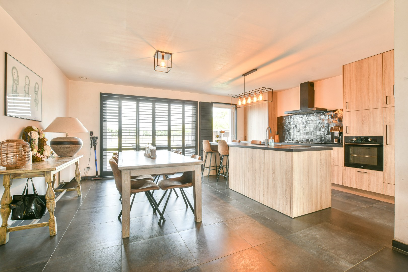 Moderne en energiezuinige halfopen bebouwing (2020) met 4 slaapkamers in Vosseslag, De Haan 