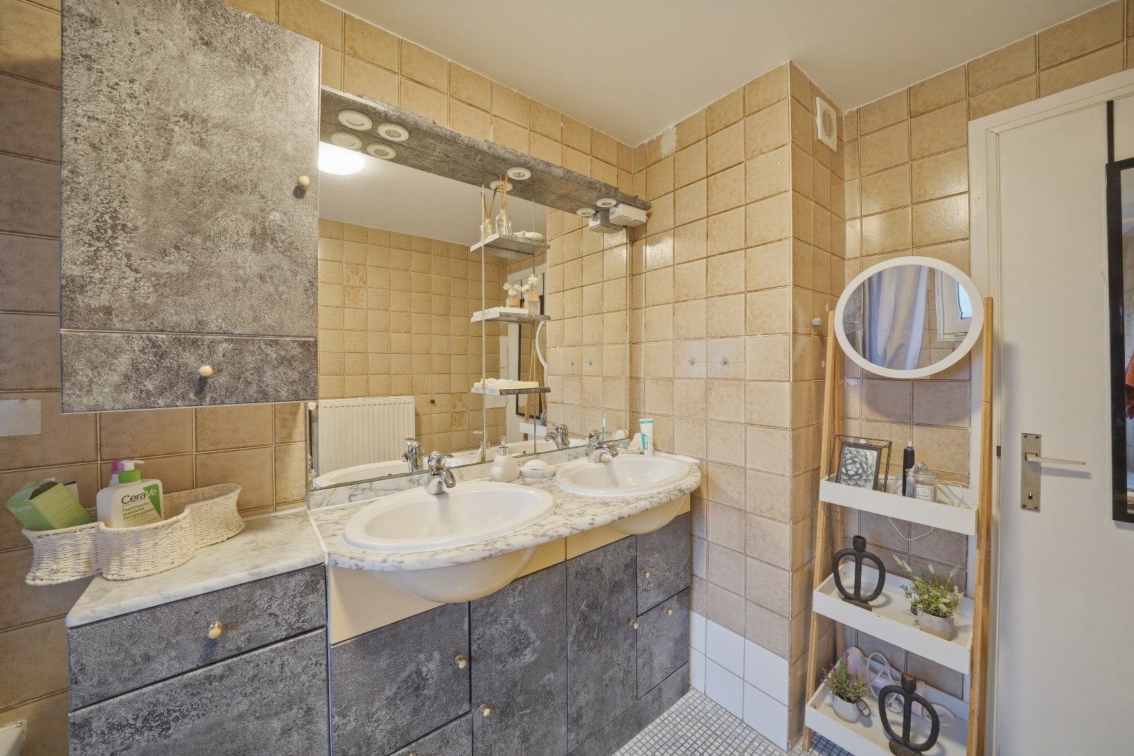 Instapklare woning met diepe tuin te Oostende 