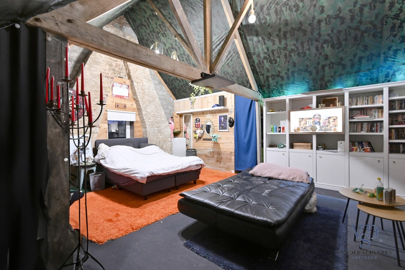 Goed gelegen  half open in Asper 