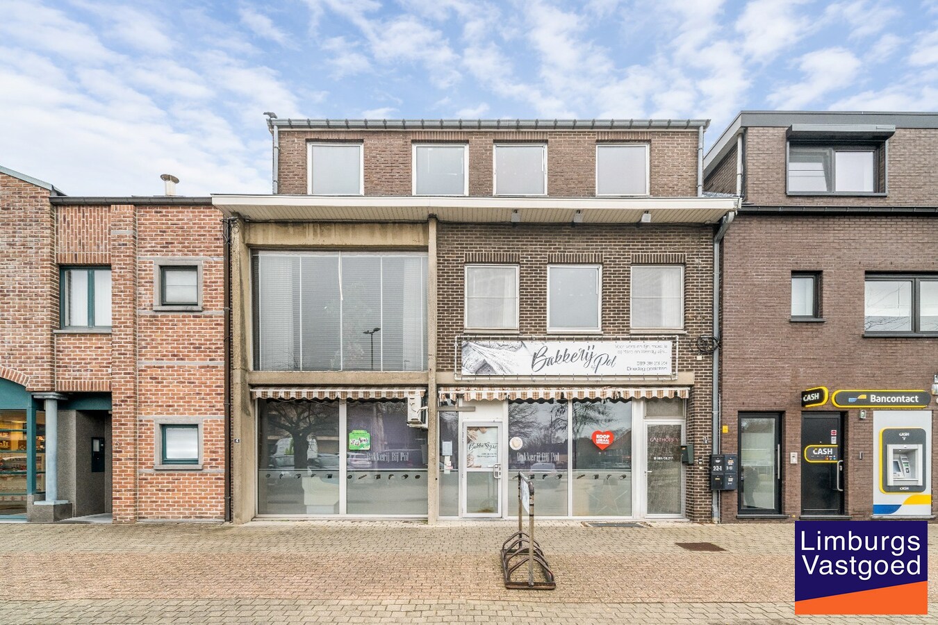 Commercieel uitstekend gelegen investeringspand bestaande uit bakkerij + duplex 