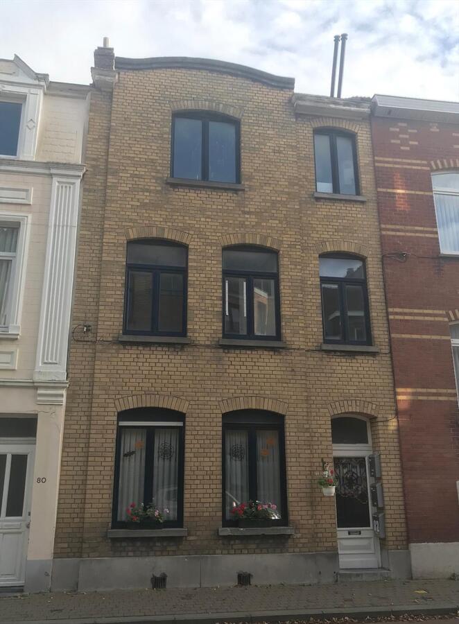 GEDEELTELIJK TE RENOVEREN WOONHUIS - MOGELIJK MEERGEZINSWONING 