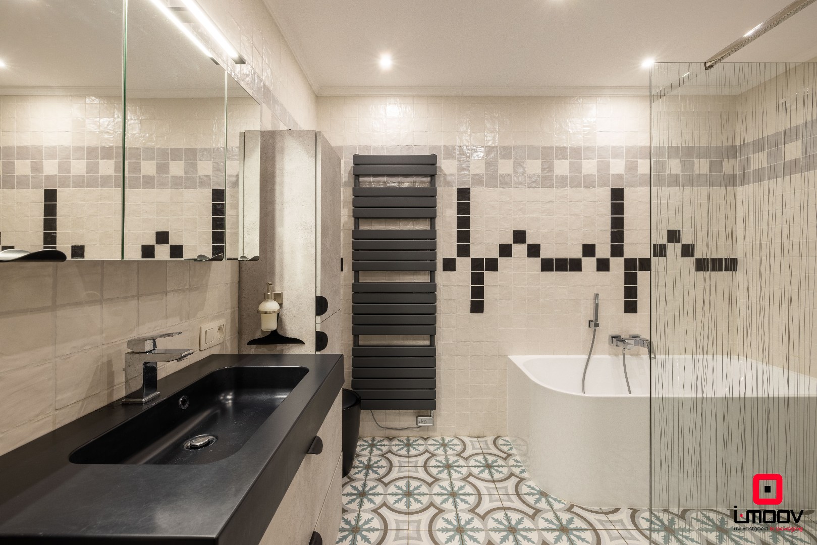 Instapklaar gelijkvloers appartement met tuin en parking in Sint-Amandsberg 