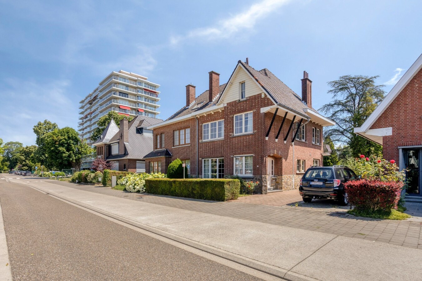 Karaktervolle halfopen villa met prachtige tuin op toplocatie in Tienen 