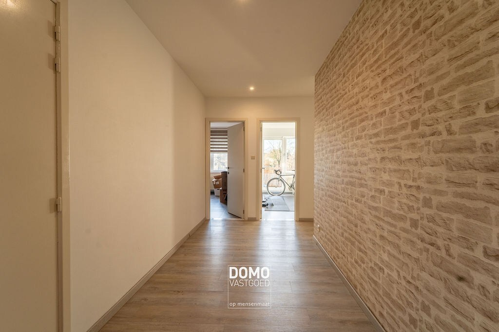 PERFECT GELEGEN RUIM APPARTEMENT IN CENTRUM HASSELT MET 3 SLAAPKAMERS, TERRAS, GARAGE EN EPC B 