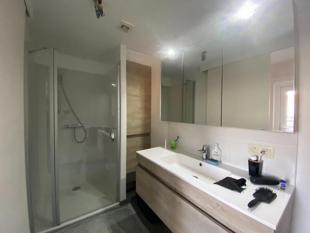 Volledig gerenoveerde woning met 3 slaapkamers 